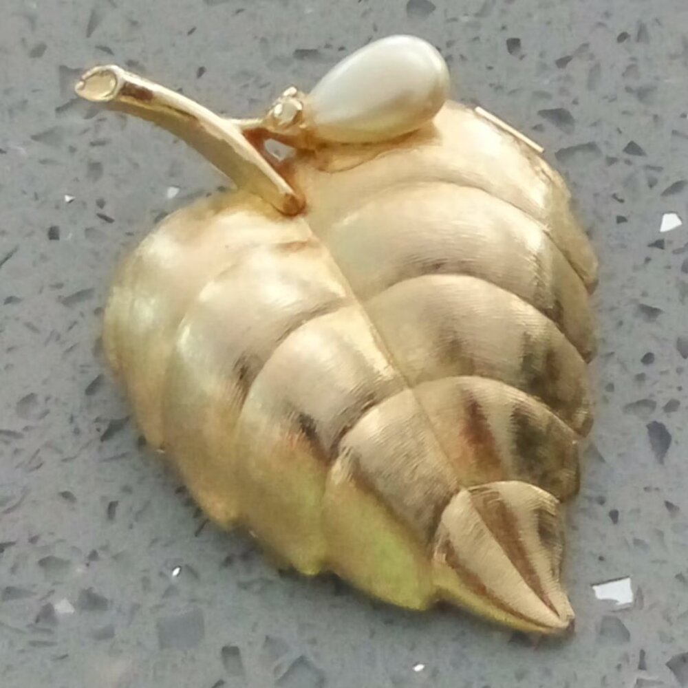 Vintage Avon Perfume Lip Balm Brooch Pin Goldtone Leaf with Faux Pearl